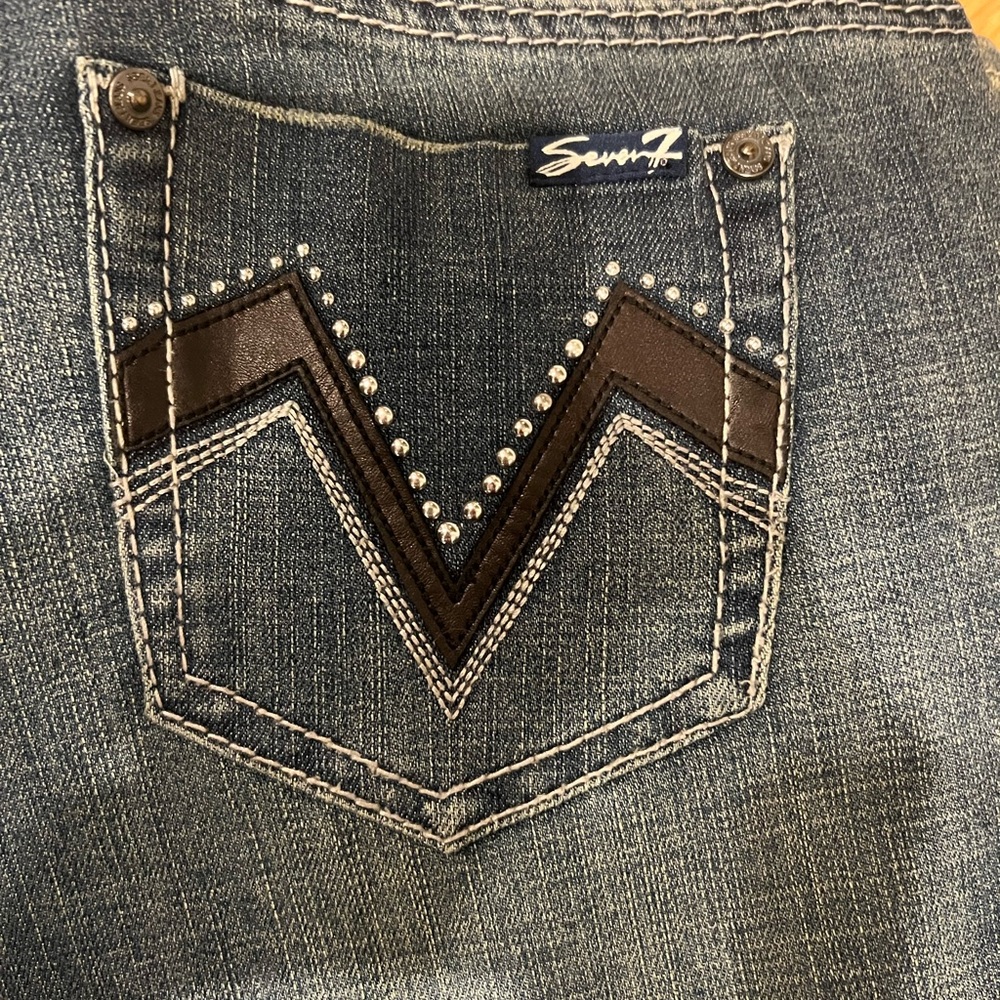 Seven7 for all Mankind Slim Booy Jeans with Black and Silver Details size 4